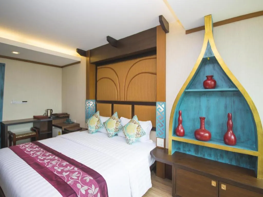 Phi Phi Nice Beach Hotel Hip 3*, جزيرة في في تايلاند