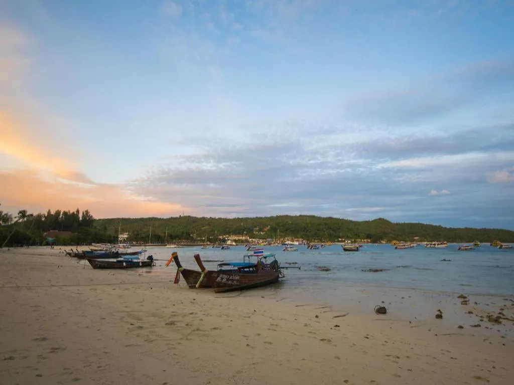 Phi Phi Nice Beach Hotel Hip Tayland