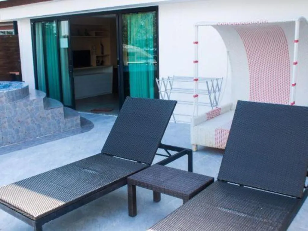 Phi Phi Nice Beach Hotel Hip